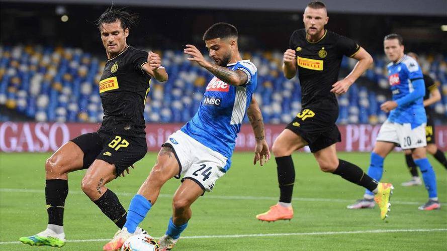 自世界各地 自世界各地